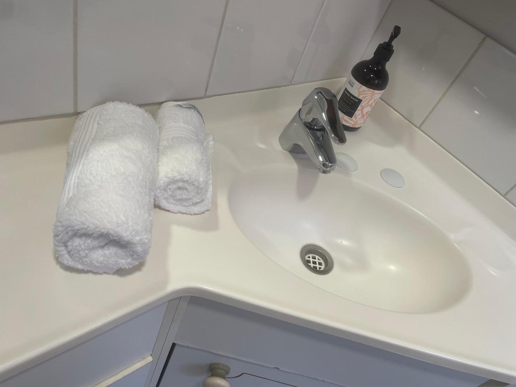 Spacious Studio Unit Rochedale South Dış mekan fotoğraf